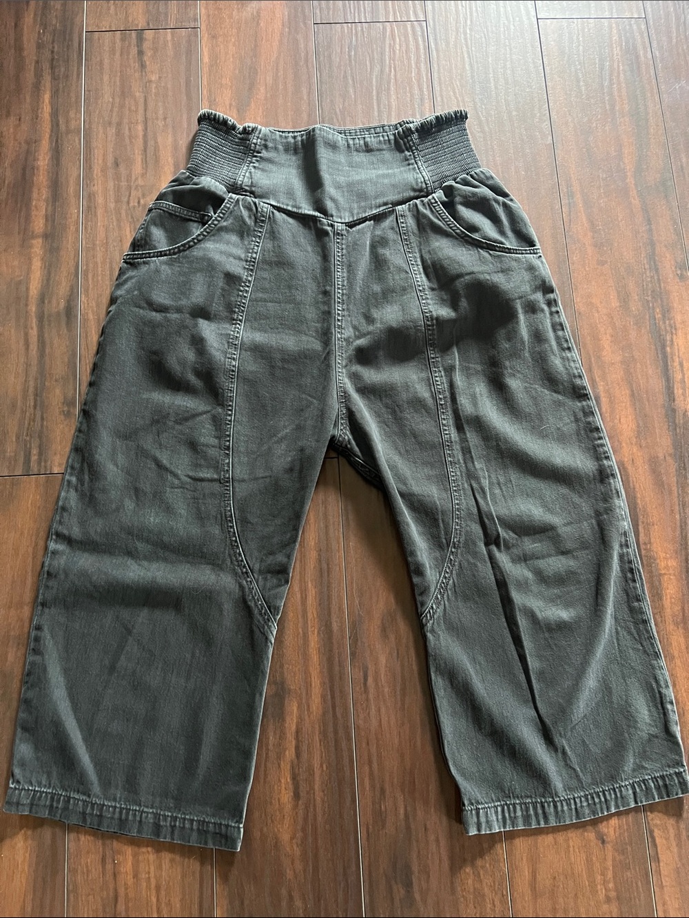 Free People Lunan Crop denim pants, size medium, washed black harem, cute!